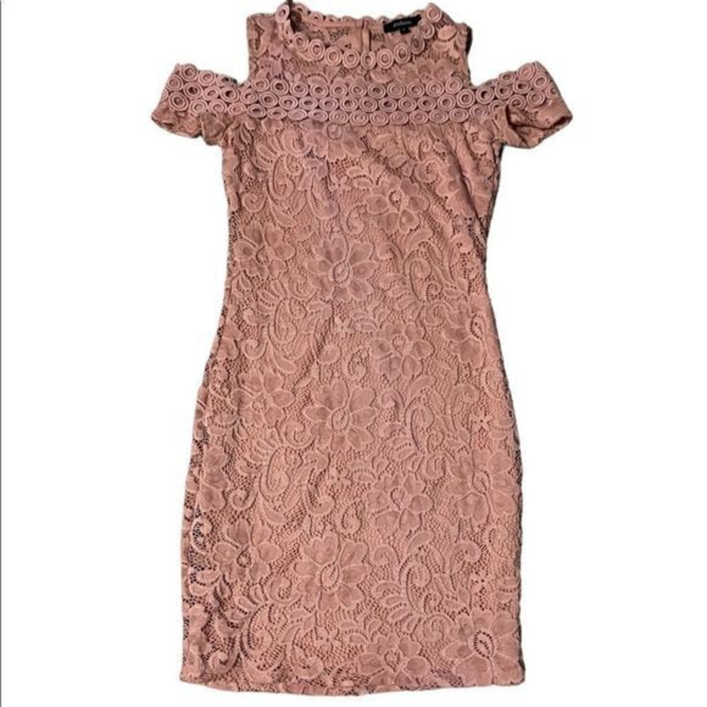 Ambiance brand Lace cold shoulder dress size‎ Medium
